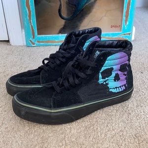 unique black skull vans size 7 mens/8.5 womens